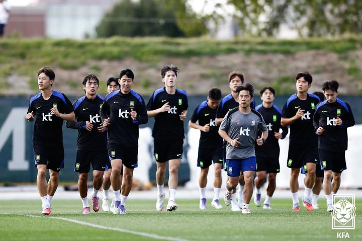 [서울=뉴시스] 홍명보 감독이 이끄는 축구 국가대표팀. (사진=대한축구협회 제공) *재판매 및 DB 금지