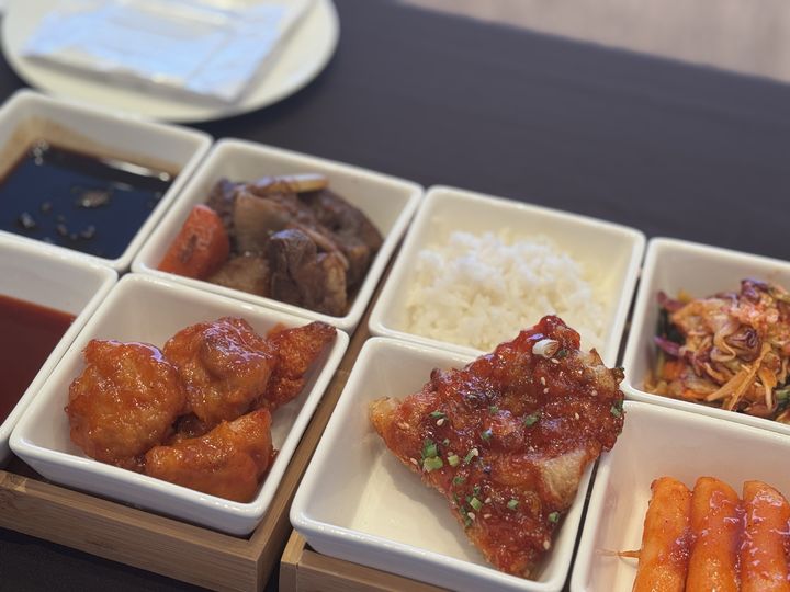 [서울=뉴시스] TBK소스를 활용해 만든 한식 메뉴. (사진=뉴시스) *재판매 및 DB 금지