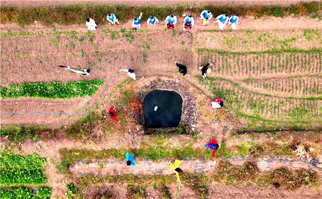 [고성(경남)=뉴시스] 신정철 기자= 경남 고성군이 농촌진흥청이 주관한 4억 2000만 원 규모의 '2026 농경문화 소득화 모델 구축사업' 공모에서 농업유산 둠벙을 주제로 전국 1위로 선정됐다.사진은 농업유산 '고성 둠벙' 모습.(사진=고성군 제공).2025.09.03. photo@newsis.com *재판매 및 DB 금지