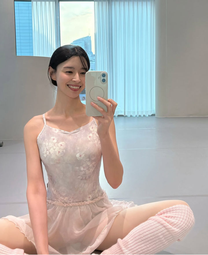 [서울=뉴시스] 배우 권나라. (사진=권나라 인스타그램 캡처) 2025.09.03. photo@newsis.com *재판매 및 DB 금지