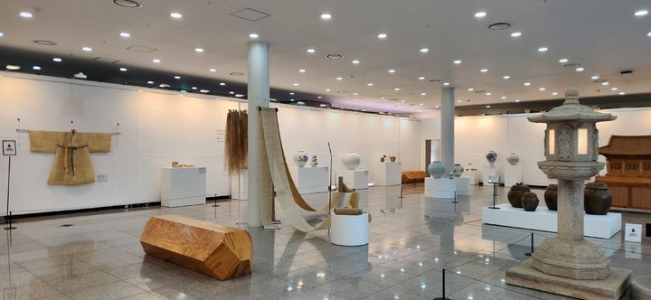 [안동=뉴시스] 3일 경주엑스포대공원 문화센터에서 열린 '2025년 경상북도 무형유산대전' 개막식에 나온 작품들. (사진=경북도 제공) 2025.09.03 photo@newsis.com *재판매 및 DB 금지