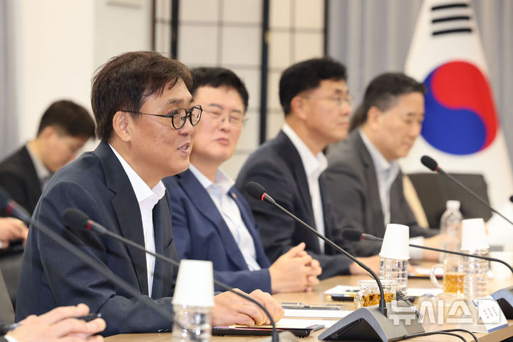 [서울=뉴시스] 권창회 기자 = 최휘영 문화체육관광부 장관이 3일 오후 서울 종로구 국립현대미술관 서울관에서 열린 K-관광 혁신 TF 출범식에서 인사말을 하고 있다. 2025.09.03. kch0523@newsis.com