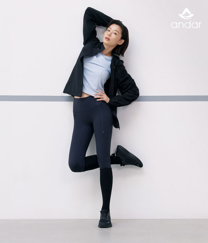 [서울=뉴시스] 전지현. (사진=안다르 제공) 2025.09.04. photo@newsis.com *재판매 및 DB 금지