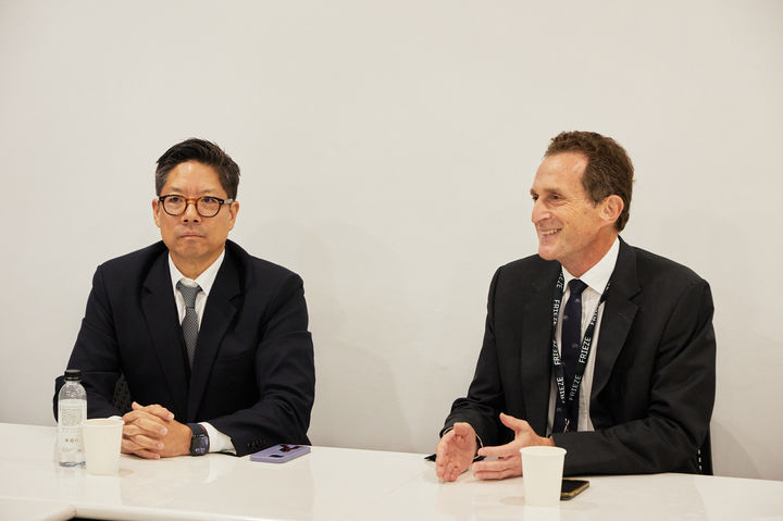 4일 프리즈 사이먼 폭스 CEO가 기자 간담회를 열고 기자들의 질문에 답하고 있다. 사진=메그PR 제공. *재판매 및 DB 금지