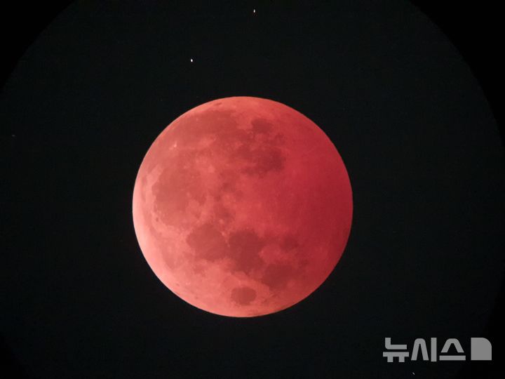[안성=뉴시스] 개기월식 (사진=안성시 제공) 2025.09.03.photo@newsis.com 
