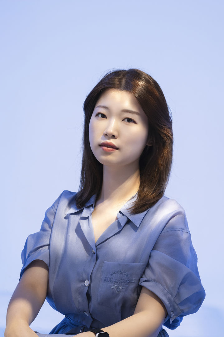 [서울=뉴시스] 소설가 김초엽. (사진=래빗홀 제공. ⓒ해란) 2025.09.04. photo@newsis.com *재판매 및 DB 금지