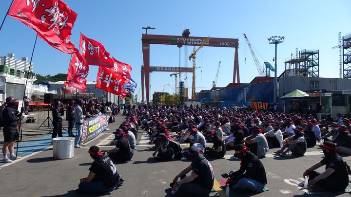 [울산=뉴시스] 지난 3일 4시간 부분파업에 나선 HD현대중공업 노조 조합원들 (사진=HD현대중공업 노동조합 제공) photo@newsis.com *재판매 및 DB 금지