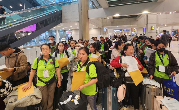 [남원=뉴시스] 올해 남원지역의 농촌일손을 돕고자 인천국제공항을 통해 입국한 라오스 근로자들. *재판매 및 DB 금지