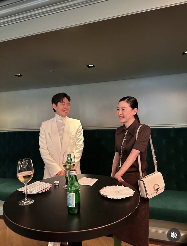 [서울=뉴시스] 이정재(왼쪽), 이영애. (사진=이영애 인스타그램 캡처) 2025.09.04. photo@newsis.com *재판매 및 DB 금지