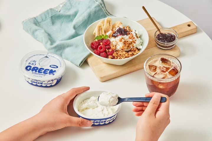 [서울=뉴시스] hy 발효유 브랜드 슈퍼100 그릭요거트 제품 이미지. (사진=hy 제공) *재판매 및 DB 금지