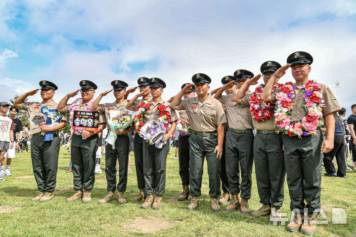 [포항=뉴시스] 안병철 기자 = 해병대는 4일 부대 연병장에서 신병 1320기 1052명의 수료식을 진행했다.(사진=해병대 교육훈련단 제공) 2025.09.04. photo@newsis.com