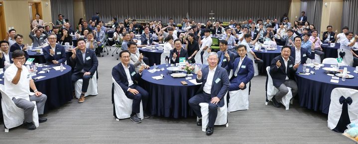 [대전=뉴시스]대전시가 4일 세종시에서 중앙부처에 근무하는 대전 출신 향우공무원들을 대상으로 '2025 중앙부처 향우공무원 초청 네트워킹데이'를 열었다. (사진=대전시 제공) 2025. 09. 04 photo@newsis.com *재판매 및 DB 금지