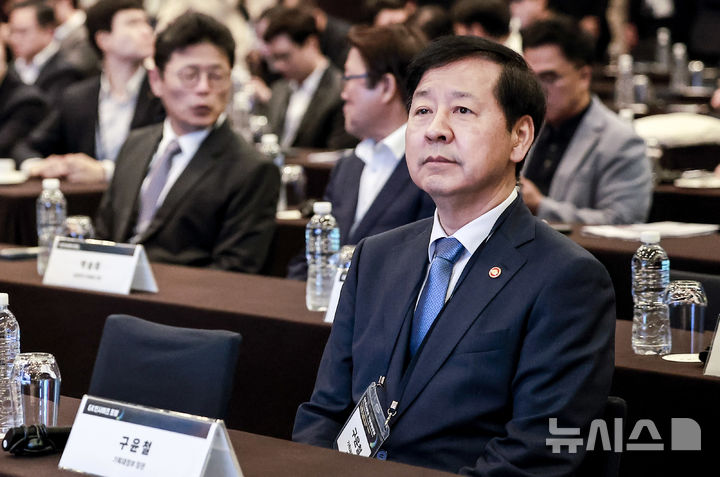 [서울=뉴시스] 정병혁 기자 = 구윤철 경제 부총리 겸 기획재정부 장관이 4일 서울 중구 웨스틴 조선호텔에서 열린 글로벌 코리아 인사이츠 포럼에 참석해 있다. 2025.09.04. jhope@newsis.com