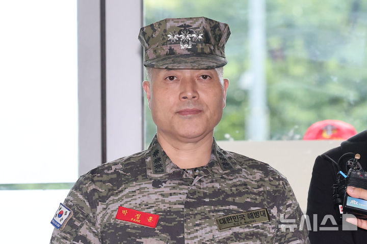 [서울=뉴시스] 권창회 기자 = 박정훈 해병대 수사단장이 4일 오전 서울 서초구 이명현 순직 해병 특별검사 사무실에 참고인 신분으로 6차 소환 조사에 출석하고 있다. 2025.09.04. kch0523@newsis.com
