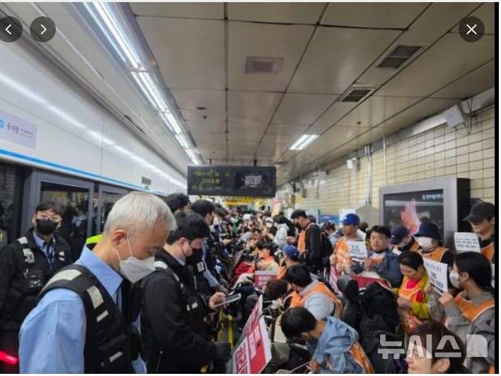 [과천=뉴시스] 전장연 시위 현장. (사진=뉴시스 DB).*재판매 및 DB 금지