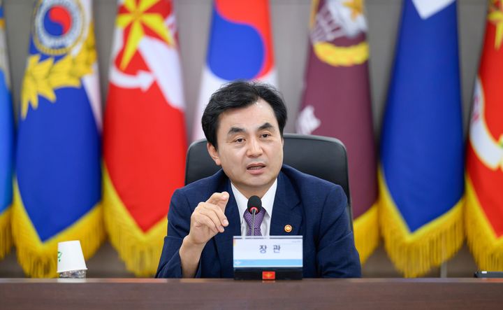 [서울=뉴시스] 안규백 국방부 장관은 5일 국방부 지휘부회의실에서 군기강 확립 주요지휘관회의를 주관했다. (사진=국방부 제공) 2025.09.05. photo@newsis.com *재판매 및 DB 금지