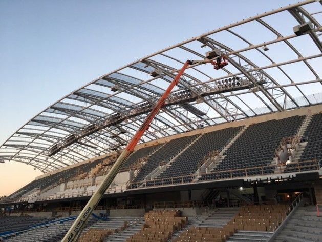 LA BMO스타디움에 설치중인 오늘이엔엠 4G/5G Stadium 전용안테나 작업 사진.(사진=오늘이엔엠 제공) *재판매 및 DB 금지