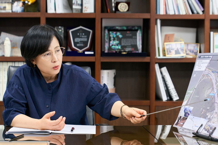 [서울=뉴시스]인터뷰하는 이수희 강동구청장 . 2025.09.03. (사진=강동구 제공) *재판매 및 DB 금지