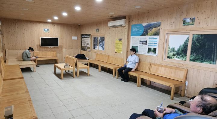 [장성=뉴시스] 호남고속도로 백양사휴게소(천안방향)에 조성된 피톤치드 커피쉼터. (사진 = 한국도로공사 제공) photo@newsis.com *재판매 및 DB 금지