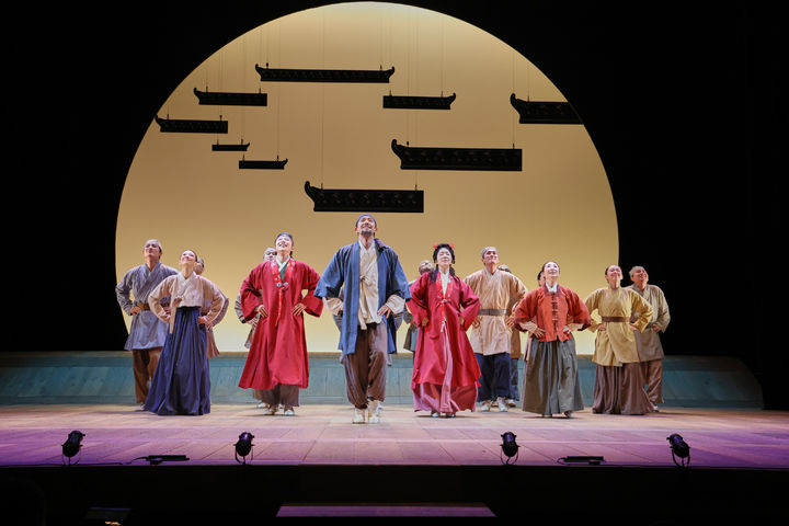 5일 세종문화회관에서 열린 연극 '퉁소소리' 프레스콜에서 배우들이 시연하고 있다. (사진=세종문화회관 제공) *재판매 및 DB 금지