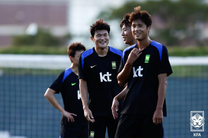 [서울=뉴시스] 축구국가대표팀 김민재가 4일(현지 시간) 미국 뉴욕주 아이칸 스타디움에서 2026 북중미 월드컵 대비 미국과의 평가전을 앞두고 훈련하고 있다. (사진=대한축구협회 제공) 2025.09.05. photo@newsis.com *재판매 및 DB 금지