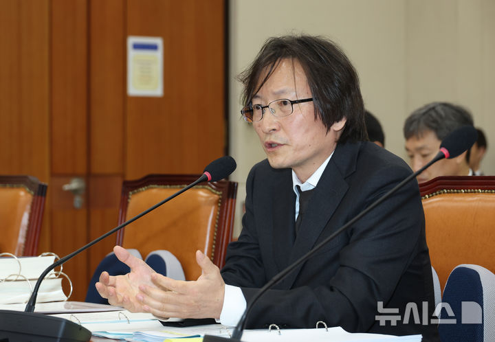 [서울=뉴시스] 고승민 기자 = 주병기 공정거래위원장 후보자가 5일 서울 여의도 국회에서 열린 정무위원회의 인사청문회에서 의원 질의에 답하고 있다. 2025.09.05. kkssmm99@newsis.com