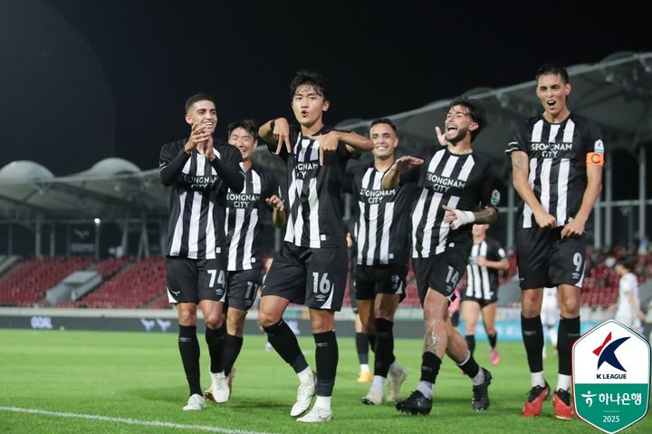 [서울=뉴시스] 프로축구 K리그2 성남FC. (사진=한국프로축구연맹 제공) *재판매 및 DB 금지