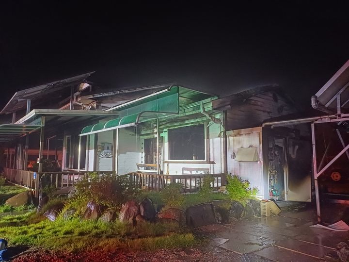 [논산=뉴시스] 7일 오전 1시47분꼐 충남 논산시 성동면 정지리의 한 단독주택에서 불이 나 39분 만에 진화됐다. (사진=논산소방서 제공) 2025.09.07. photo@newsis.com *재판매 및 DB 금지