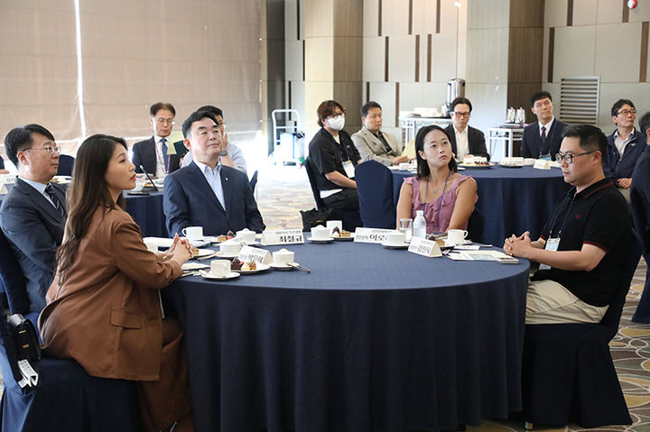 강원랜드는 지난 5~6일 이틀간 하이원리조트 일대에서 최철규 직무대행과 강원랜드 임직원, 국민참여혁신단 등이 참석한 가운데 ‘2025 강원랜드 국민참여혁신단 워크숍’을 진행하고 있다.(사진=강원랜드 제공) *재판매 및 DB 금지