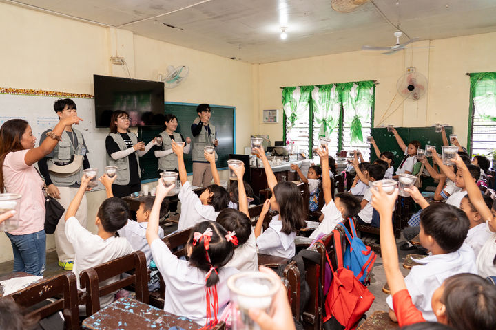 [대전=뉴시스]한국수자원공사(K-water) 해외봉사단이 필리핀 팜팡가주에서 '지속 가능한 교육환경 개선' 봉사활동을 마치고 기증식을 가졌다. 2025. 09. 07 photo@newsis.com *재판매 및 DB 금지