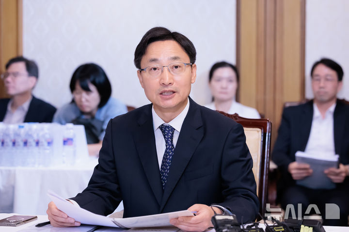 [세종=뉴시스] 임광현 국세청장이 7일 오후 정부서울청사에서 열린 부동산 관계장관회의에 참석해 발언을 하고 있다.(사진 : 국세청 제공) 2025.9.7.