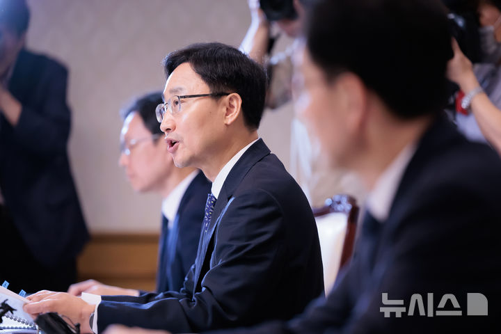 [세종=뉴시스] 임광현 국세청장이 7일 오후 정부서울청사에서 열린 부동산 관계장관회의에 참석해 발언을 하고 있다.(사진 : 국세청 제공) 2025.9.7. 