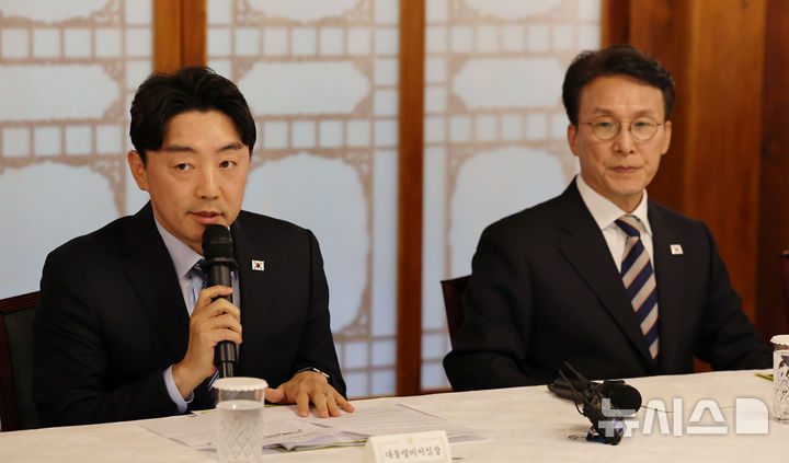 [서울=뉴시스] 황준선 기자 = 강훈식 대통령 비서실장이 7일 서울 종로구 삼청동 국무총리공관에서 열린 고위당정협의회에서 발언하고 있다. (공동취재) 2025.09.07. photo@newsis.com