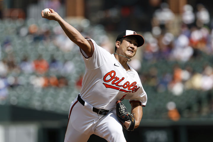 [볼티모어=AP/뉴시스]메이저리그(MLB) 볼티모어 오리올스의 일본인 투수 스가노가 7일(현지 시간) 미국 메릴랜드주 볼티모어 오리올 파크 앳 캠던 야즈에서 열린 2025 MLB LA 다저스와의 경기에 선발 등판해 역투하고 있다. 2025.09.08. photo@newsis.com 