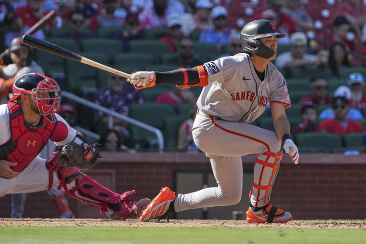 [세인트루이스=AP/뉴시스] 샌프란시스코 자이언츠의 이정후가 7일(현지 시간) 미 미주리주 세인트루이스의 부시 스타디움에서 열린 2025 메이저리그 세인트루이스 카디널스와의 경기 8회 초 삼진당하고 있다. 이정후는 4타수 무안타 2삼진을 기록했고, 샌프란시스코는 3-4로 패했다. 2025.09.08.