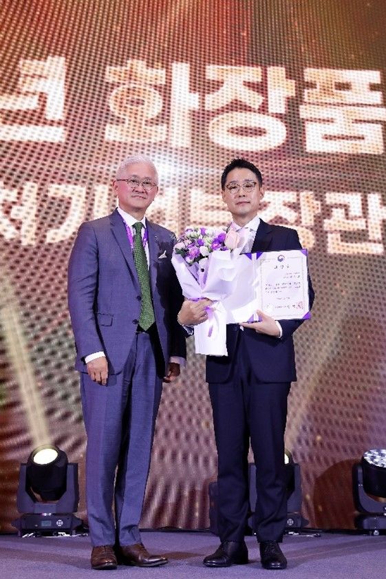 중소벤처기업부 장관 표창을 수상한 브이티코스메틱. (사진=브이티) *재판매 및 DB 금지