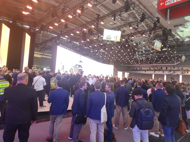 [뮌헨(독일)=뉴시스] 독일 뮌헨에서 열린 IAA 모빌리티 2025의 BMW 프레스 행사에 취재진이 몰린 모습. (사진=이창훈 기자) 2025.09.08 photo@newsis.com *재판매 및 DB 금지 *재판매 및 DB 금지 *재판매 및 DB 금지