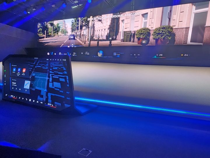 [뮌헨(독일)=뉴시스] BMW가 독일 뮌헨에서 열린 IAA 모빌리티 2025에서 대형 디스플레이를 통해 파노라믹 비전을 구현한 모습. (사진=이창훈 기자) 2025.09.08 photo@newsis.com *재판매 및 DB 금지  *재판매 및 DB 금지