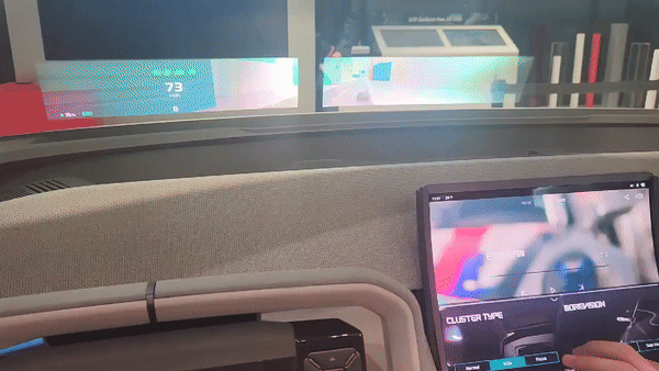 [뮌헨(독일)=뉴시스] 현대모비스가 독일 뮌헨에서 열린 IAA 모빌리티 2025에서 홀로그래픽 윈드쉴드 디스플레이(HWD)를 선보인 모습. (사진=이창훈 기자) 2025.09.08 photo@newsis.com *재판매 및 DB 금지 