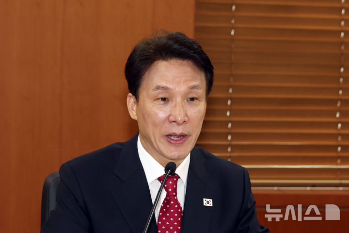 [서울=뉴시스] 김명원 기자 = 김민석 국무총리가 8일 서울 여의도 한국거래소에서 열린 자본시장 활성화를 위한 현장 간담회에서 인사말을 하고 있다. (공동취재) 2025.09.08. photo@newsis.com