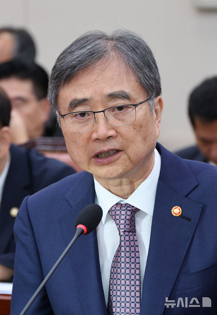 [서울=뉴시스] 김금보 기자 = 조현 외교부 장관이 8일 오후 서울 여의도 국회에서 열린 외교통일위원회 전체회의에서 의원 질의에 답하고 있다. 2025.09.08. kgb@newsis.com