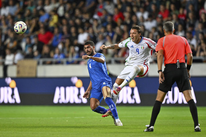 [데브레첸=AP/뉴시스] 이탈리아 축구 국가대표팀의 마테오 레테기(오른쪽). 2025.09.08.