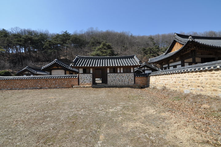 [서울=뉴시스] 상주 흥암서원 대문 하반청 (사진-국가유산청 제공) 2025.09.09. photo@newsis.com *재판매 및 DB 금지