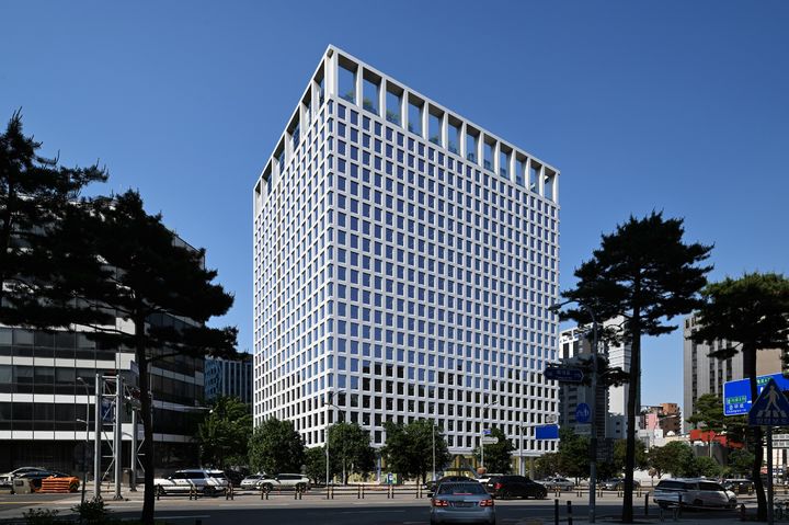 [서울=뉴시스]남산스퀘어 리모델링 증축공사 투시도.