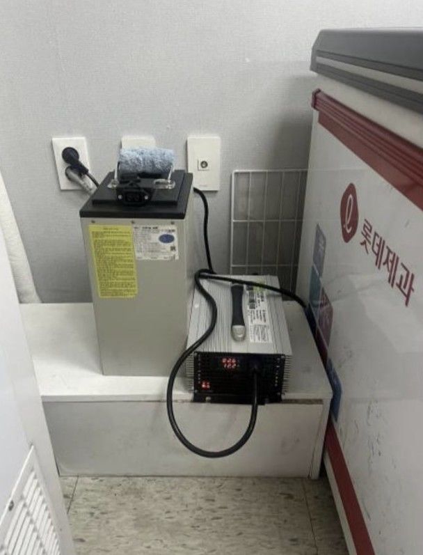 [서울=뉴시스] 무인매장의 전기를 무단으로 사용하는 손님 때문에 골머리를 앓고 있다는 한 자영업자의 사연이 전해졌다. (사진=온라인 커뮤니티 캡처) 2025.09.09 *재판매 및 DB 금지