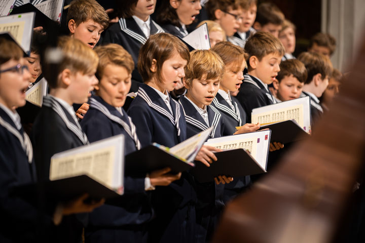 [통영=뉴시스] 신정철 기자= 800년 전통과 바흐의 유산을 이어 온 독일의 명문 소년합창단 ‘라이프치히 성 토마스 합창단’(Thomanerchor Leipzig)이 오는 14일 오후 3시 통영국제음악당 콘서트홀을 찾는다.사진은 공연 모습.(사진=통영국제음악재단 제공).2025.09.09. photo@newsis.com *재판매 및 DB 금지