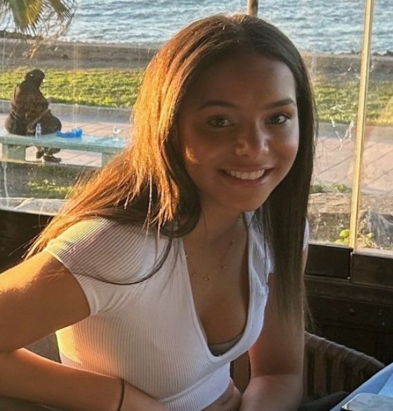 私はただチキンとポテトフライを食べました…18 -year -old girl ‘this’