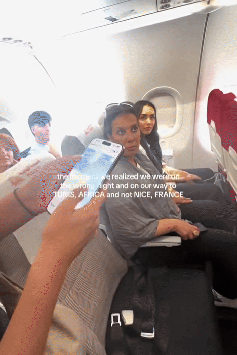 [뉴시스]틱톡커 브리트니 지알로는 비행기가 튀니스로 간다는 말을 듣고 황급히 휴대폰 지도로 튀니스를 검색하기 시작했다. (사진=뉴욕포스트) 2025.9.8&nbsp; *재판매 및 DB 금지