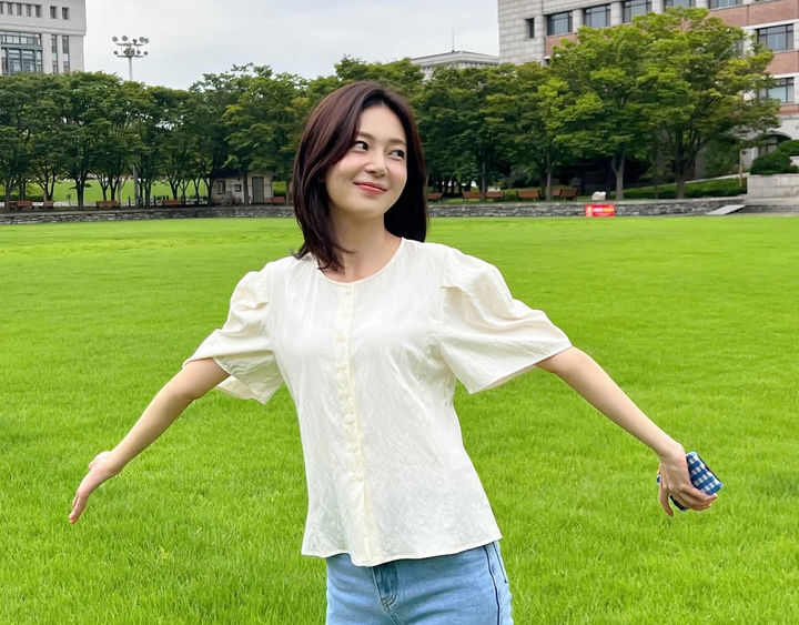 [서울=뉴시스] 배우 백진희. (사진=백진희 인스타그램 캡처) 2025.09.09. photo@newsis.com *재판매 및 DB 금지