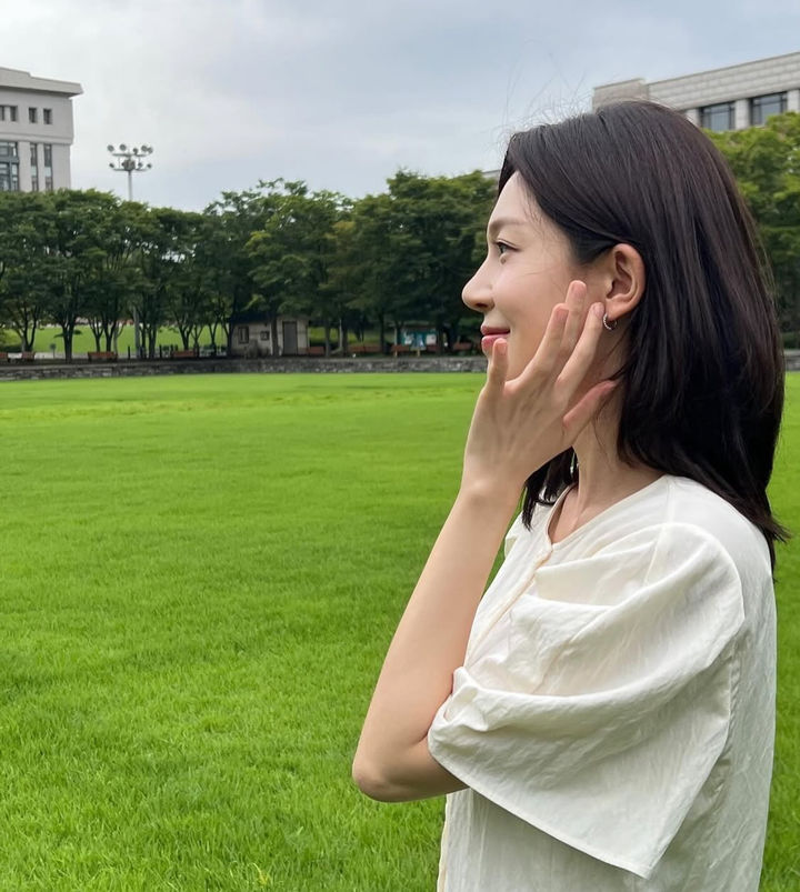 [서울=뉴시스] 배우 백진희. (사진=백진희 인스타그램 캡처) 2025.09.09. photo@newsis.com *재판매 및 DB 금지